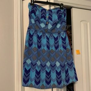 Strapless blue pattern dress with button detail